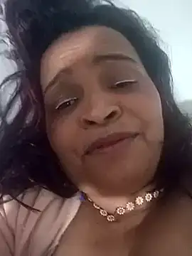 Snapshot of _violetta_- chatting on March 2025 02:36:02 AM  violetta - online show from March 2025 02:36:02 AM