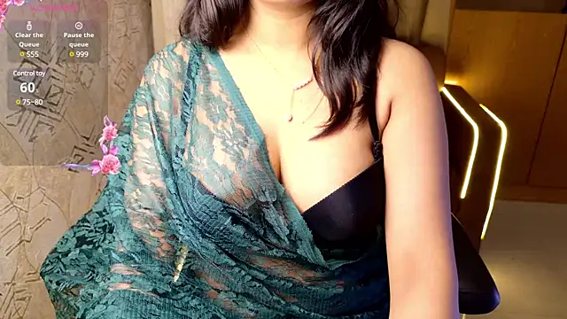 Snapshot of Punjabi_Queen1 chatting on January 2025 03:43:01 PM Punjabi Queen1 online show from January 2025 03:43:01 PM