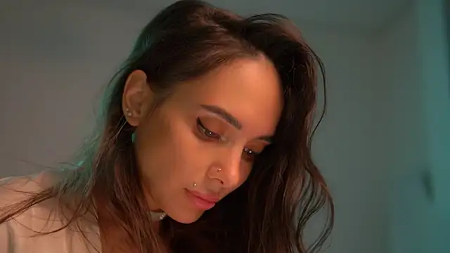 Mila May  online show from September 2025 05:12:02 PM