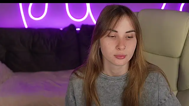 Snapshot of JennyyLuv chatting on November 2025 09:48:02 PM JennyyLuv online show from November 2025 09:48:02 PM