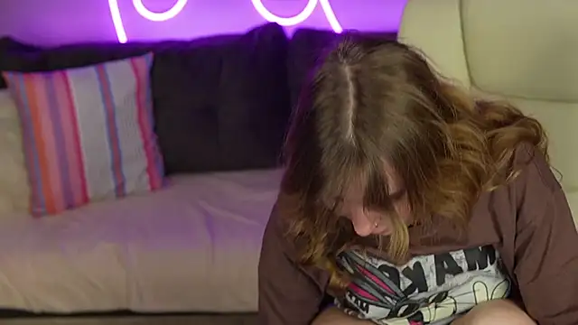 Snapshot of JennyyLuv chatting on November 2025 03:45:02 AM JennyyLuv online show from November 2025 03:45:02 AM