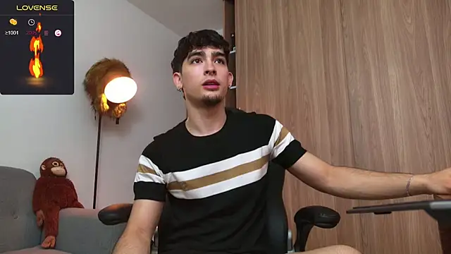 Snapshot of zenn_rush1 chatting on January 2025 11:43:01 AM zenn rush1 online show from January 2025 11:43:01 AM