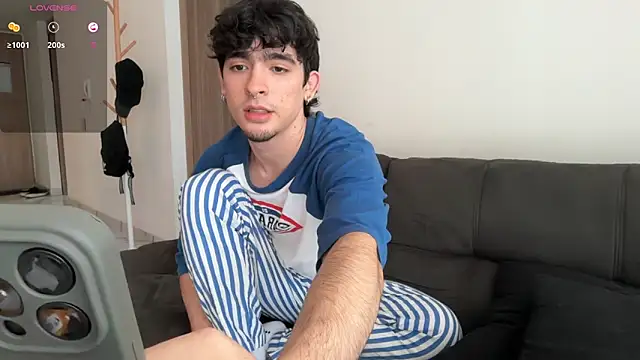 Snapshot of zenn_rush1 chatting on September 2025 12:53:01 PM zenn rush1 online show from September 2025 12:53:01 PM