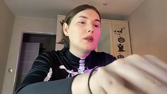 Snapshot of Maria_Bowie chatting on October 2025 07:54:01 AM Maria Bowie online show from October 2025 07:54:01 AM