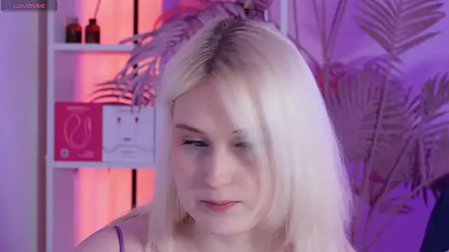 tiffannyjons online show from February 2026 06:04:01 PM