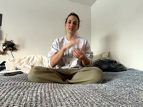 Snapshot of MissSwitch chatting on December 2024 06:44:01 PM MissSwitch online show from December 2024 06:44:01 PM