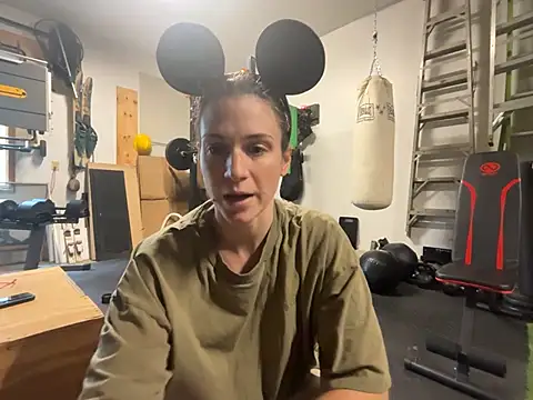 Snapshot of MissSwitch chatting on December 2024 05:22:02 PM MissSwitch online show from December 2024 05:22:02 PM