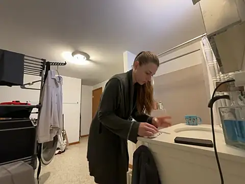 Snapshot of MissSwitch chatting on January 2025 12:39:01 PM MissSwitch online show from January 2025 12:39:01 PM