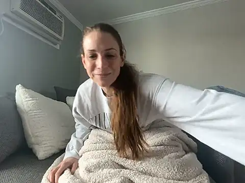 Snapshot of MissSwitch chatting on March 2025 06:43:02 PM MissSwitch online show from March 2025 06:43:02 PM