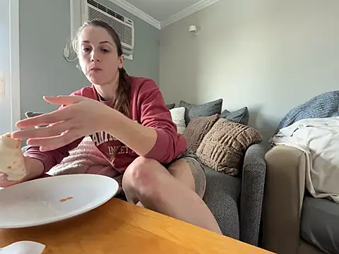 Snapshot of MissSwitch chatting on March 2025 05:43:02 PM MissSwitch online show from March 2025 05:43:02 PM