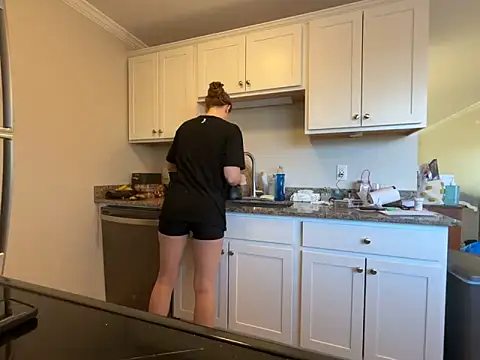 Snapshot of MissSwitch chatting on March 2025 12:47:02 PM MissSwitch online show from March 2025 12:47:02 PM