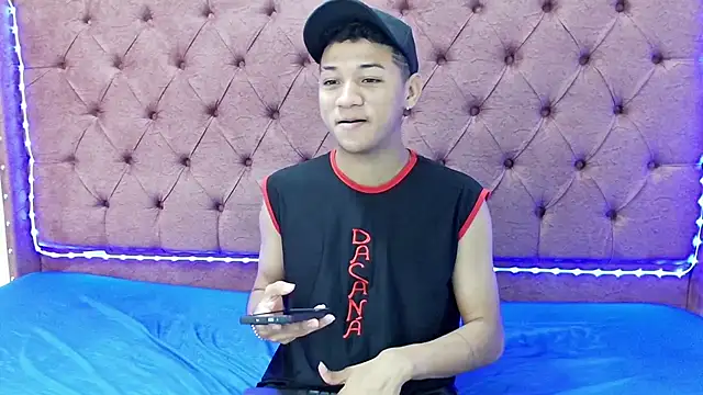 Snapshot of boys_yourparty chatting on January 2025 01:14:01 PM boys yourparty online show from January 2025 01:14:01 PM