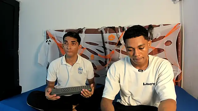 Snapshot of boys_yourparty chatting on October 2025 01:11:01 PM boys yourparty online show from October 2025 01:11:01 PM