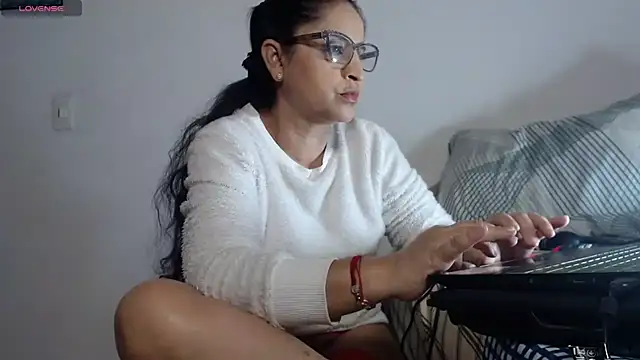 Yaya    11 online show from February 2026 09:23:01 PM