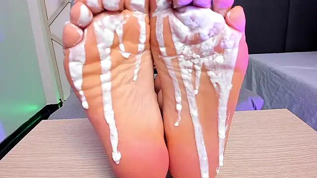 Snapshot of SophieHarris_ chatting on February 2025 12:37:02 AM SophieHarris online show from February 2025 12:37:02 AM