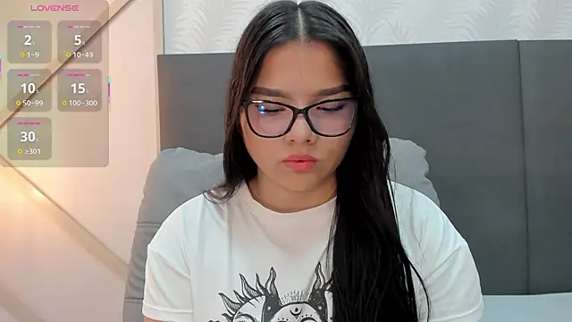 Snapshot of SophieHarris_ chatting on February 2026 06:26:02 PM SophieHarris online show from February 2026 06:26:02 PM