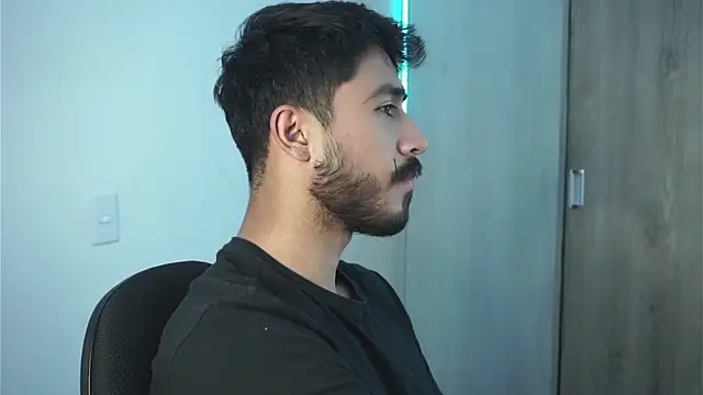 Snapshot of dam0n_fr0st chatting on December 2024 04:41:02 AM dam0n fr0st online show from December 2024 04:41:02 AM