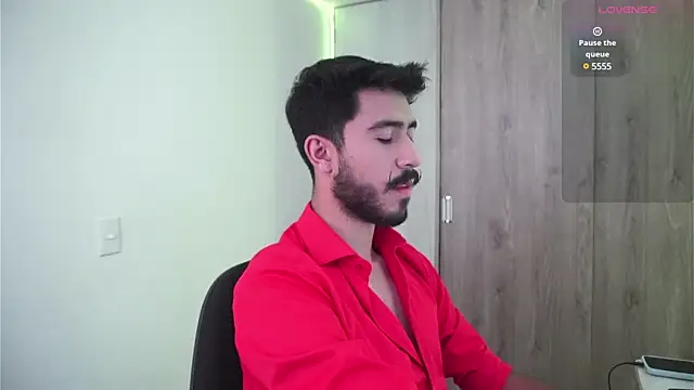 Snapshot of dam0n_fr0st chatting on December 2024 09:51:01 PM dam0n fr0st online show from December 2024 09:51:01 PM