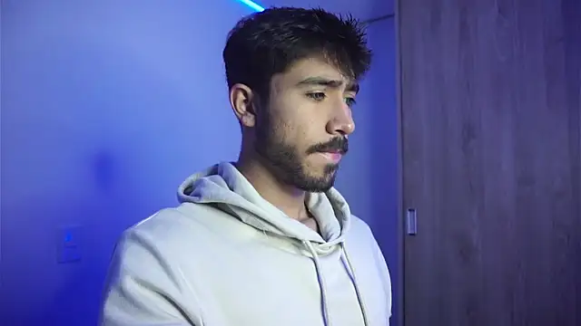 Snapshot of dam0n_fr0st chatting on December 2024 12:45:02 PM dam0n fr0st online show from December 2024 12:45:02 PM