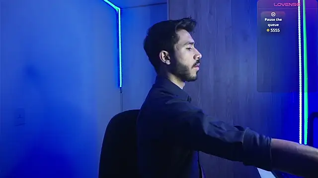 Snapshot of dam0n_fr0st chatting on January 2025 10:08:01 PM dam0n fr0st online show from January 2025 10:08:01 PM