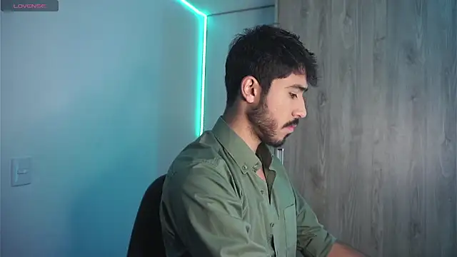 Snapshot of dam0n_fr0st chatting on January 2025 10:27:01 PM dam0n fr0st online show from January 2025 10:27:01 PM