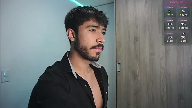 Snapshot of dam0n_fr0st chatting on January 2025 11:18:02 PM dam0n fr0st online show from January 2025 11:18:02 PM