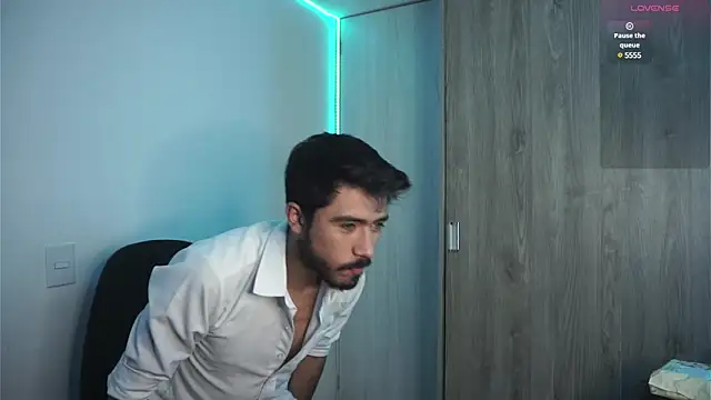 Snapshot of dam0n_fr0st chatting on January 2025 12:30:01 AM dam0n fr0st online show from January 2025 12:30:01 AM