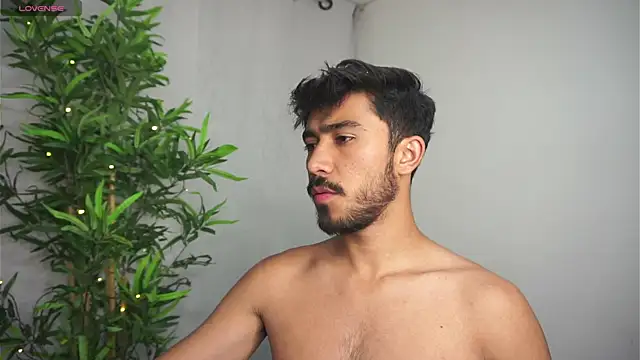 Snapshot of dam0n_fr0st chatting on March 2025 09:23:01 PM dam0n fr0st online show from March 2025 09:23:01 PM