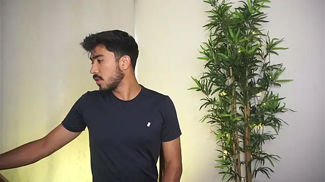 Snapshot of dam0n_fr0st chatting on October 2025 08:28:02 PM dam0n fr0st online show from October 2025 08:28:02 PM