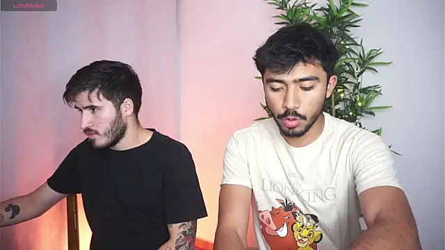 Snapshot of dam0n_fr0st chatting on October 2025 07:33:02 PM dam0n fr0st online show from October 2025 07:33:02 PM