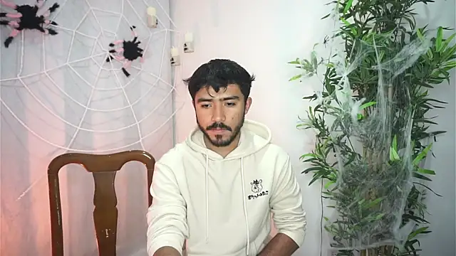 Snapshot of dam0n_fr0st chatting on October 2025 06:54:01 PM dam0n fr0st online show from October 2025 06:54:01 PM