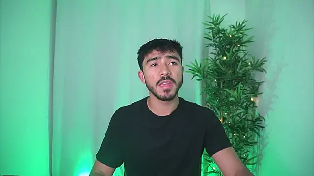 Snapshot of dam0n_fr0st chatting on November 2025 09:05:02 PM dam0n fr0st online show from November 2025 09:05:02 PM