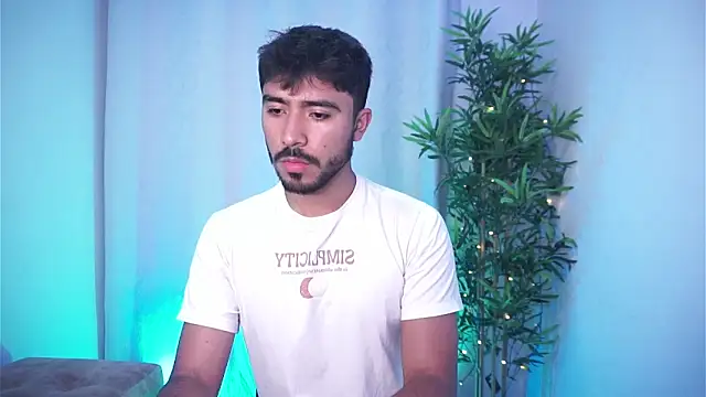 Snapshot of dam0n_fr0st chatting on November 2025 05:56:01 PM dam0n fr0st online show from November 2025 05:56:01 PM