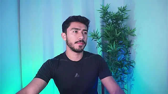 Snapshot of dam0n_fr0st chatting on November 2025 11:05:01 PM dam0n fr0st online show from November 2025 11:05:01 PM