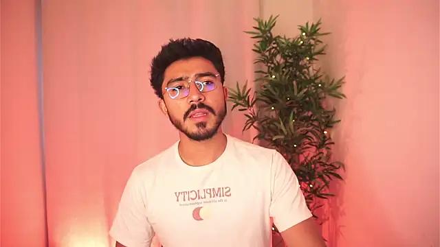 Snapshot of dam0n_fr0st chatting on December 2025 08:50:02 PM dam0n fr0st online show from December 2025 08:50:02 PM