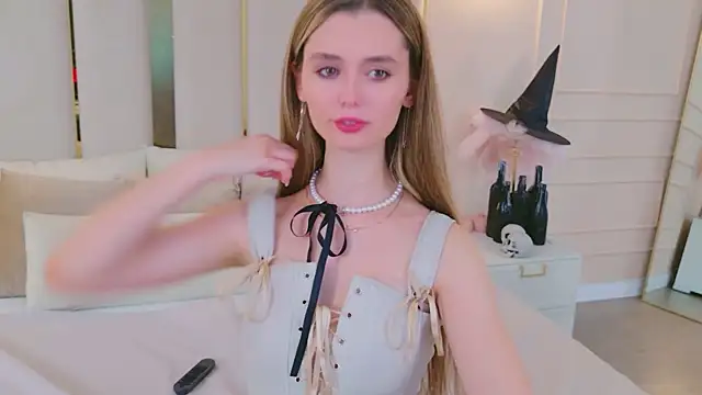 Snapshot of MarybethSnow chatting on October 2025 05:20:02 PM MarybethSnow online show from October 2025 05:20:02 PM