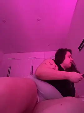 Snapshot of SuzieMurray chatting on December 2025 07:15:02 AM SuzieMurray online show from December 2025 07:15:02 AM