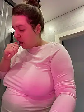 Snapshot of SuzieMurray chatting on February 2026 07:25:02 AM SuzieMurray online show from February 2026 07:25:02 AM