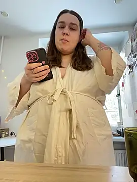 Snapshot of SuzieMurray chatting on February 2026 08:21:01 AM SuzieMurray online show from February 2026 08:21:01 AM