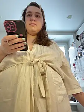 Snapshot of SuzieMurray chatting on March 2026 08:27:02 AM SuzieMurray online show from March 2026 08:27:02 AM