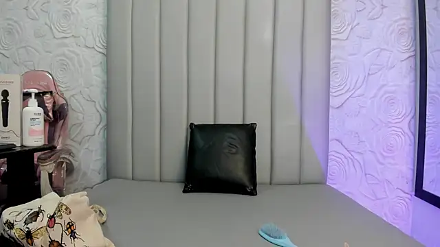 Snapshot of AlexaFoxy18 chatting on February 2026 07:32:02 AM AlexaFoxy18 online show from February 2026 07:32:02 AM