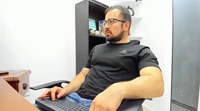 Snapshot of wisdonsenecax chatting on January 2025 01:05:02 AM wisdonsenecax online show from January 2025 01:05:02 AM