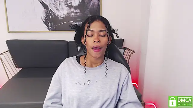 Shenna brunette  online show from January 2025 01:11:01 PM