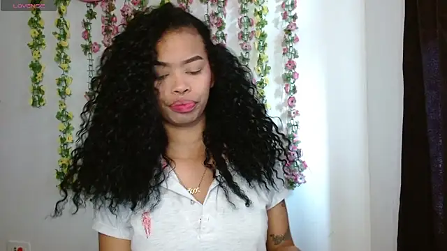 Shenna brunette  online show from December 2025 03:06:01 PM