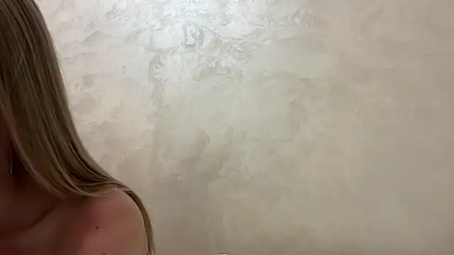 CaitlinaJayne23 online show from July 2026 06:31:01 PM