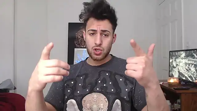 Snapshot of Mhmoodyi chatting on December 2025 04:57:02 PM Mhmoodyi online show from December 2025 04:57:02 PM