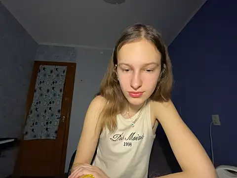 Snapshot of Eva_Angel3 chatting on March 2025 04:44:01 PM Eva Angel3 online show from March 2025 04:44:01 PM