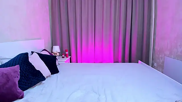 Snapshot of MelodyHudson chatting on March 2025 05:54:01 AM MelodyHudson online show from March 2025 05:54:01 AM