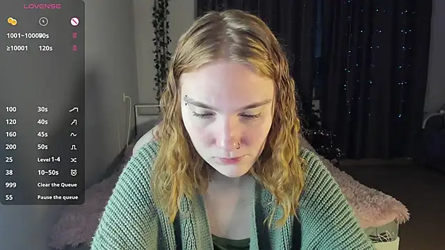 Snapshot of ReddHotPipper chatting on January 2025 01:10:01 AM ReddHotPipper online show from January 2025 01:10:01 AM