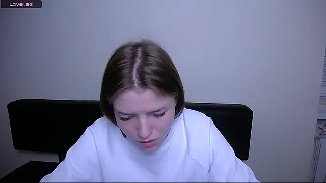 Snapshot of MissOliviaa_ chatting on December 2024 04:38:01 PM MissOliviaa online show from December 2024 04:38:01 PM